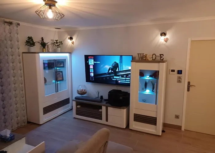 Chambre Privee/Climatisee+Tv /Petit Dejeuner Inclu/Tout Confort