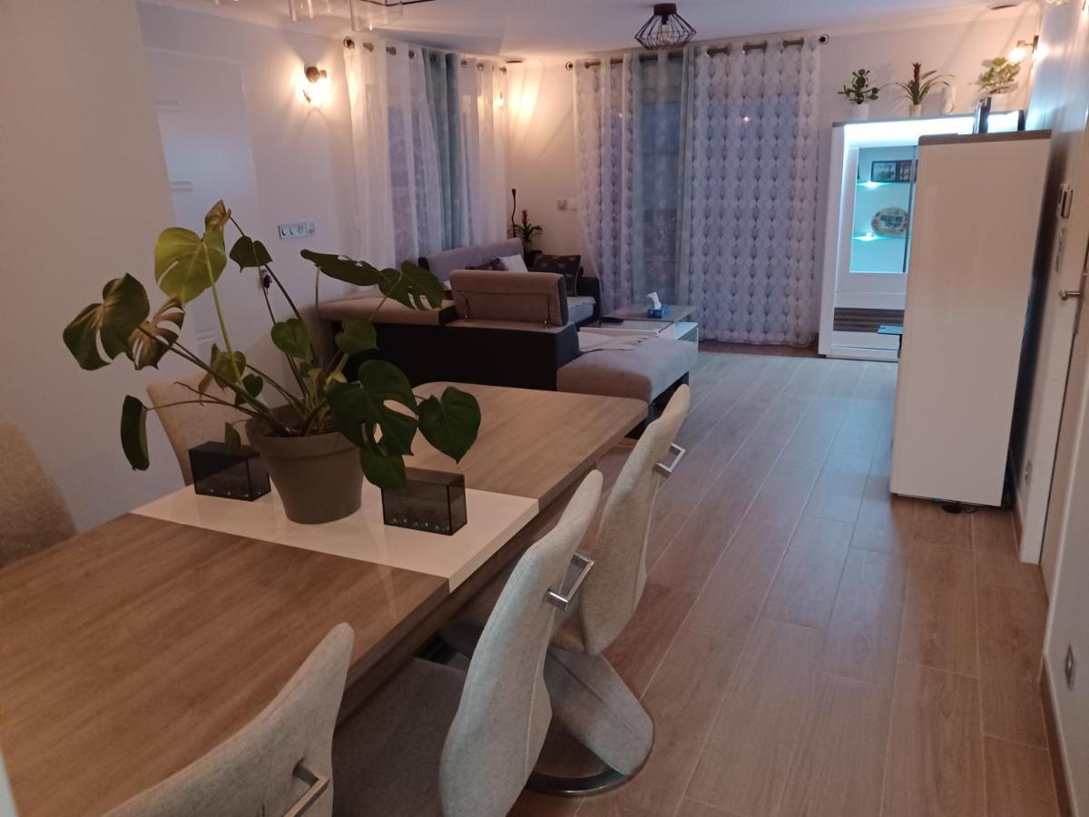 Privee/climatisee+tv /petit Dejeuner Inclu/tout Confort Séjour chez l'habitant