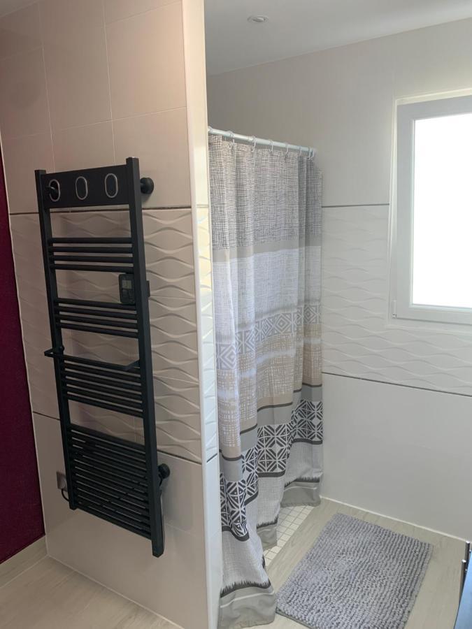 Privee/climatisee+tv /petit Dejeuner Inclu/tout Confort Séjour chez l'habitant Nevers