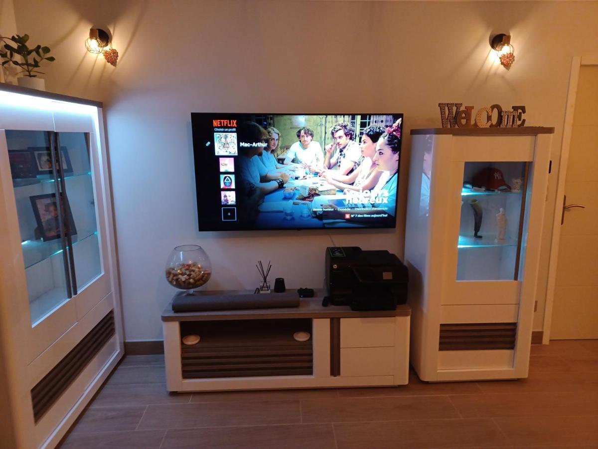 Privee/climatisee+tv /petit Dejeuner Inclu/tout Confort Séjour chez l'habitant