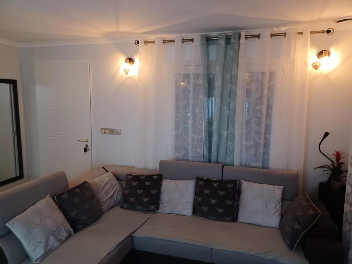 Privee/climatisee+tv /petit Dejeuner Inclu/tout Confort Séjour chez l'habitant *